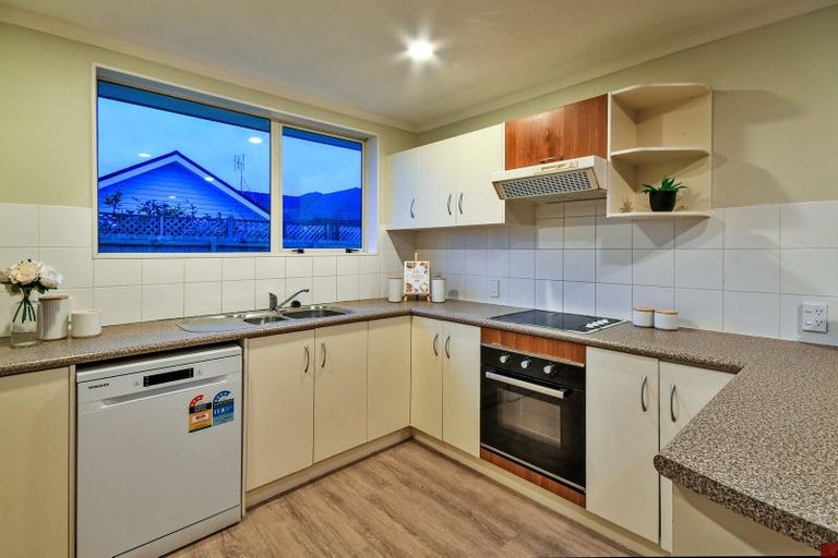 Photo of property in 29 Takatu Place, Takanini, 2112