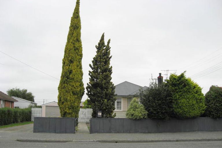 Photo of property in 87 Mcmurdo Street, Tinwald, Ashburton, 7700