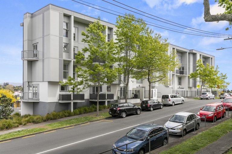 Photo of property in 14/2 Western Springs Road, Morningside, Auckland, 1021