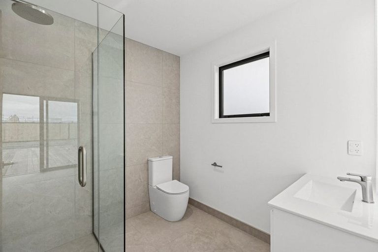 Photo of property in 6 Lake Mckay Drive, Luggate, 9382