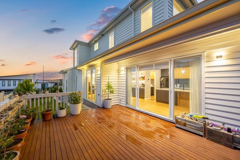 Photo of property in 14 Davey Crescent, Orewa, 0931