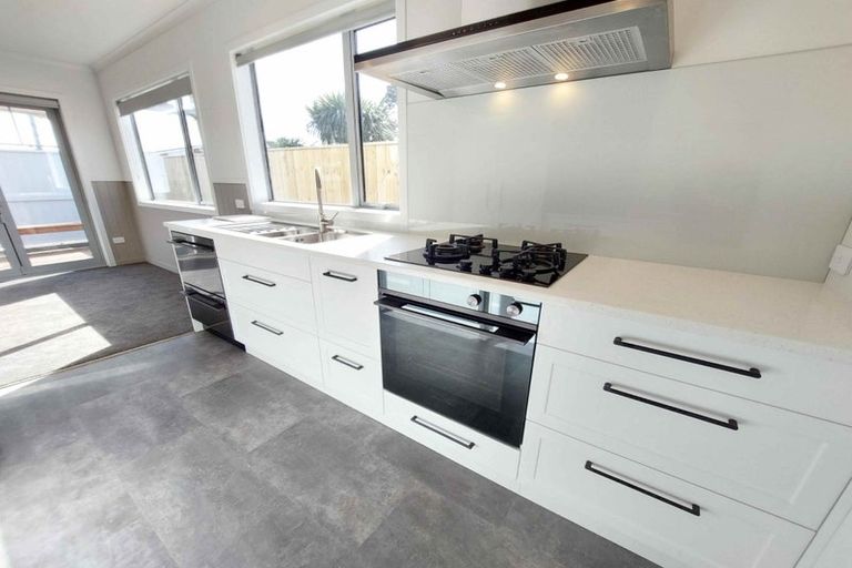 Photo of property in 41 Whiteley Street, Moturoa, New Plymouth, 4310