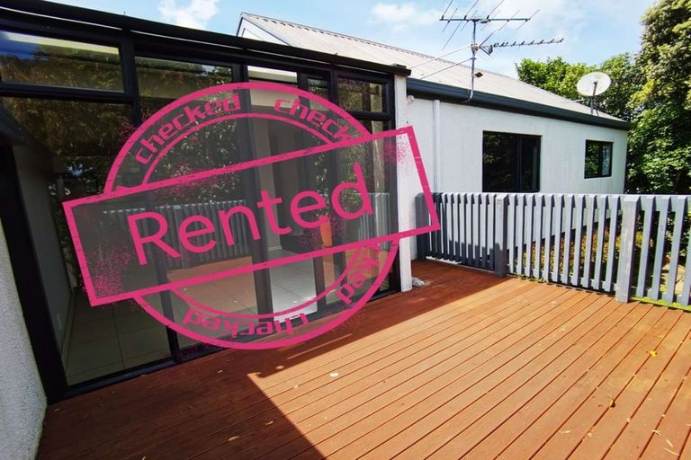 Photo of property in 3/252 East Coast Road, Forrest Hill, Auckland, 0620