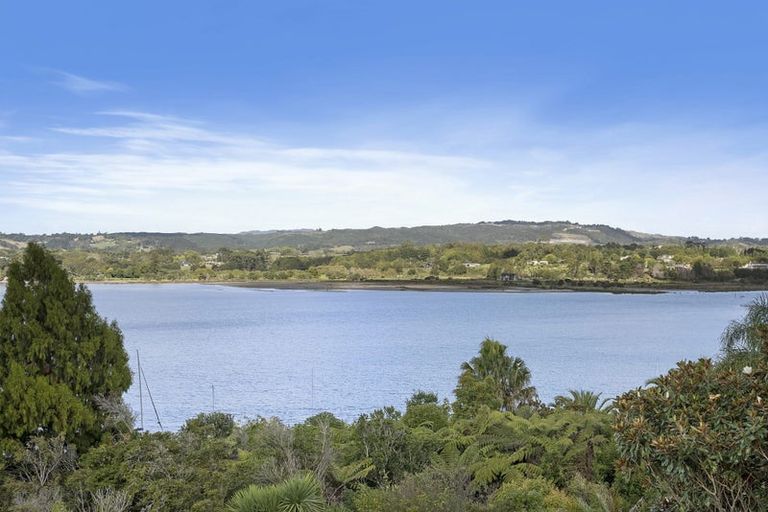 Photo of property in 17 Tui Vale Road, Shelly Park, Auckland, 2014