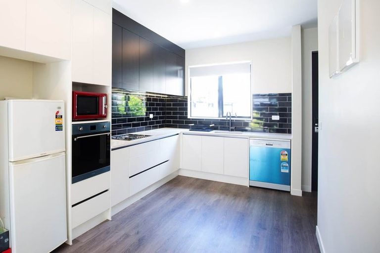 Photo of property in 21b Lumbarda Drive, Kumeu, 0810