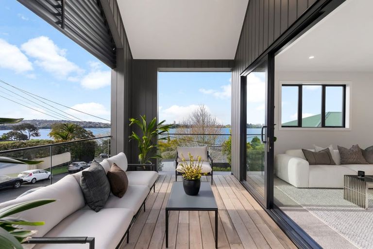 Photo of property in 9a Kowhai Street, Tawa, Wellington, 5028