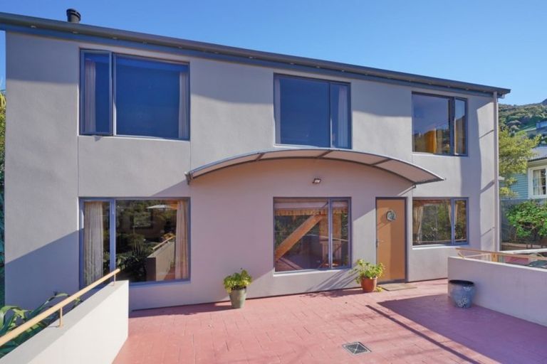 Photo of property in 37 Cornwall Road, Lyttelton, 8082
