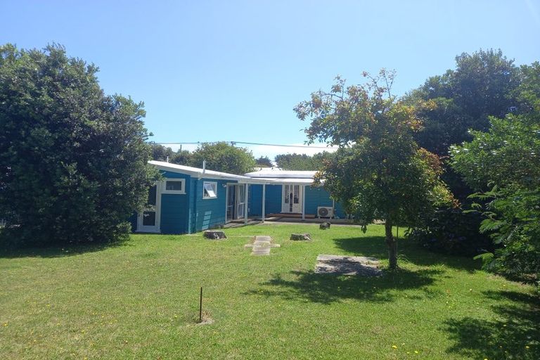 Photo of property in 18 Ngapaki Street, Waikanae Beach, Waikanae, 5036