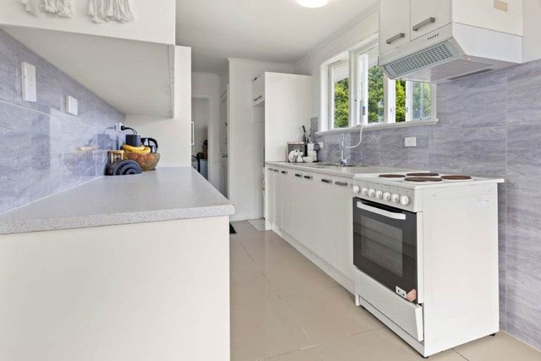 Photo of property in 12 Olive Street, Manurewa, Auckland, 2102