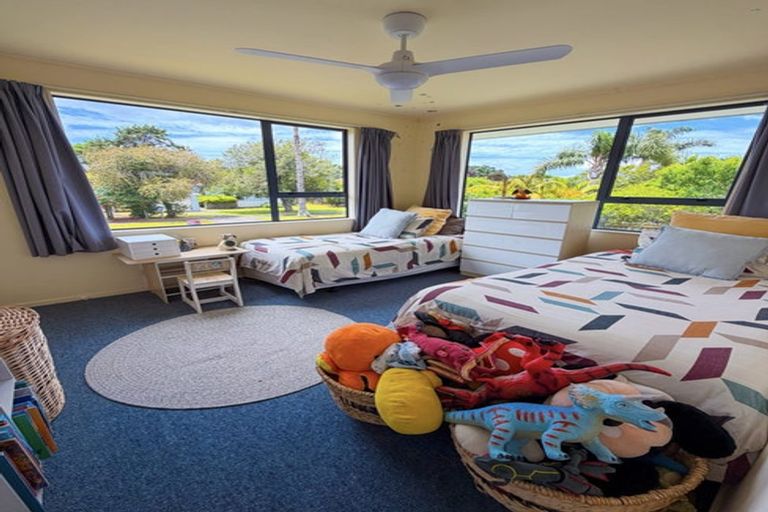 Photo of property in 33 Shearwater Street, One Tree Point, 0118