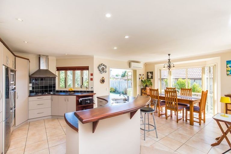 Photo of property in 58 Lothian Brae, Wattle Downs, Auckland, 2103