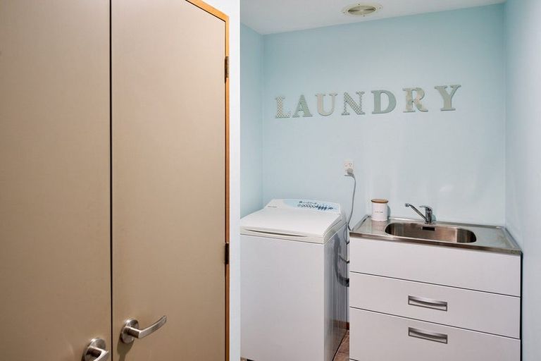 Photo of property in 1 Roys Road, Plimmerton, Porirua, 5026