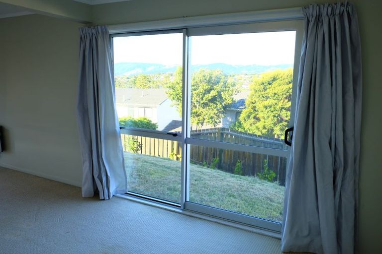 Photo of property in 9 Exploration Way, Whitby, Porirua, 5024