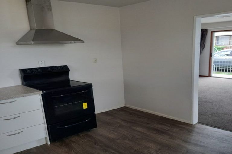 Photo of property in 2/28 Brixton Street, Islington, Christchurch, 8042