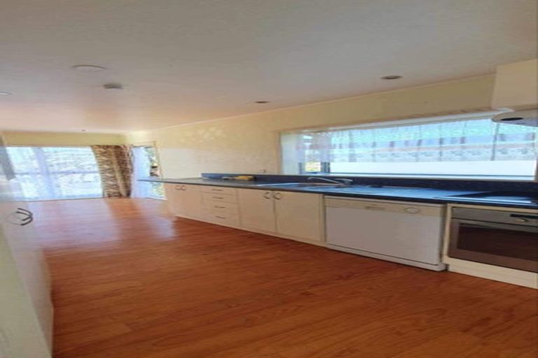 Photo of property in 10 Valencia Place, Manurewa, Auckland, 2102