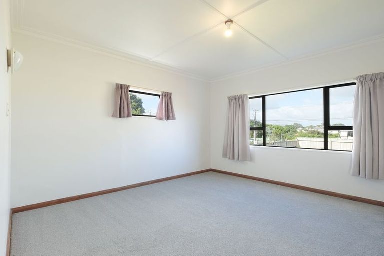 Photo of property in 125 Brooklands Road, Brooklands, New Plymouth, 4310