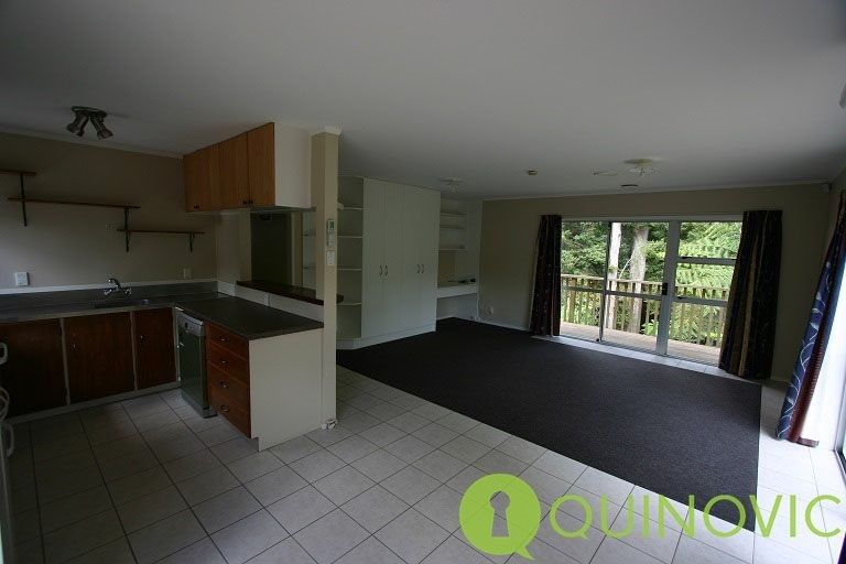 Photo of property in 2/23 Luckens Road, West Harbour, Auckland, 0618