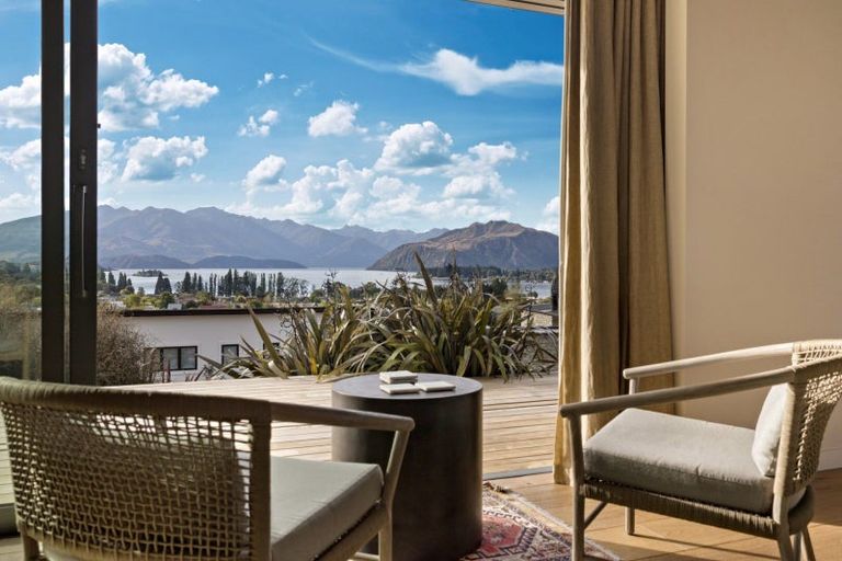 Photo of property in Meadowstone Alpha Series, 6 Petalite Lane, Wanaka, 9305