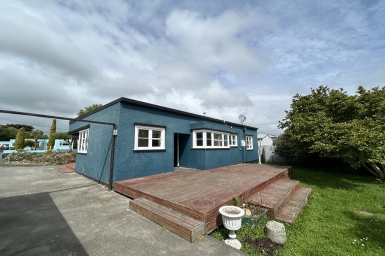 Photo of property in 42 Mckenzie Street, Levin, 5510