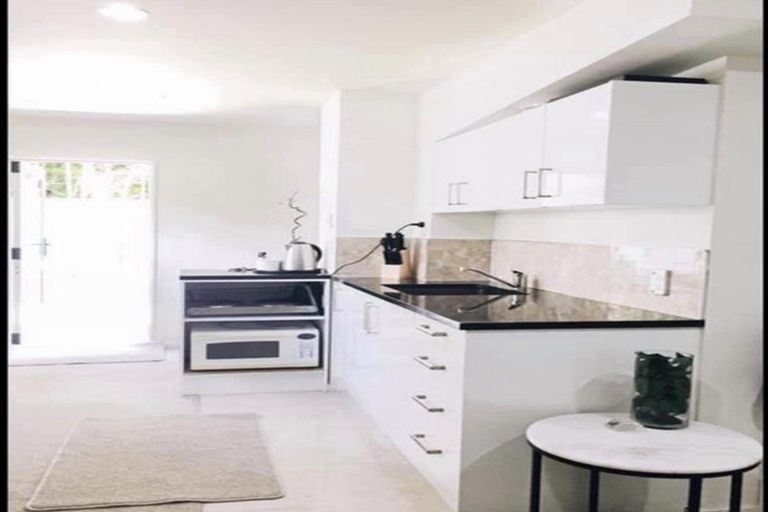 Photo of property in 1/113 Tirimoana Road, Te Atatu South, Auckland, 0602