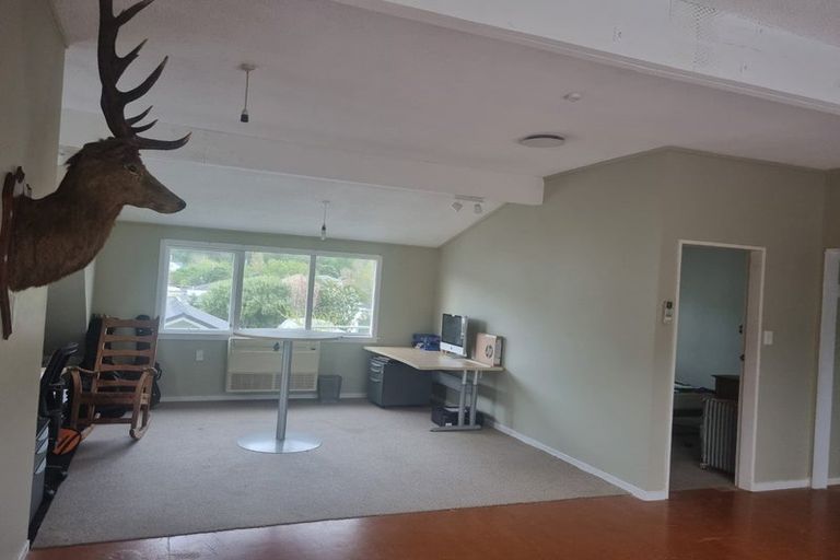 Photo of property in 28 Beauchamp Street, Tawa, Wellington, 5028