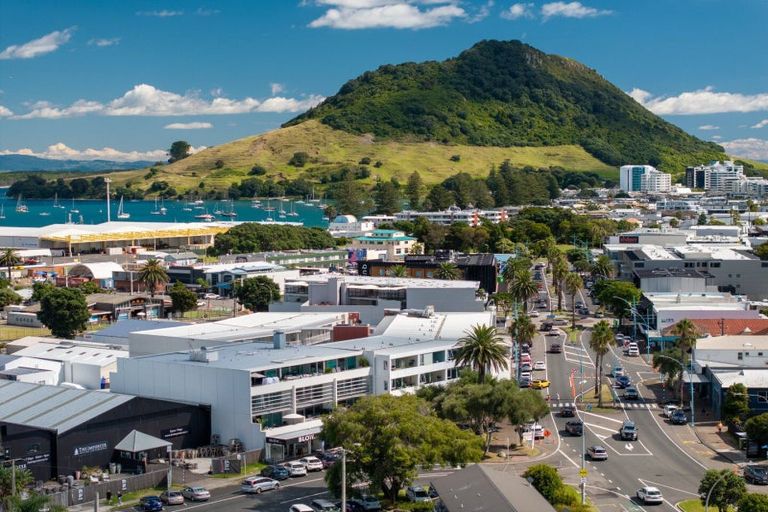 Photo of property in Algarve Apartments, 202/332 Maunganui Road, Mount Maunganui, 3116