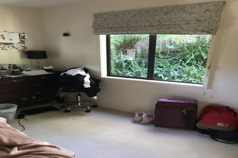 Photo of property in 8 Adelie Place, Murrays Bay, Auckland, 0630