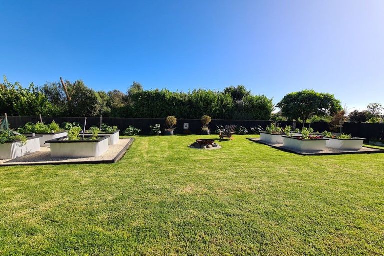 Photo of property in 12 Haden Place, Omokoroa, 3114