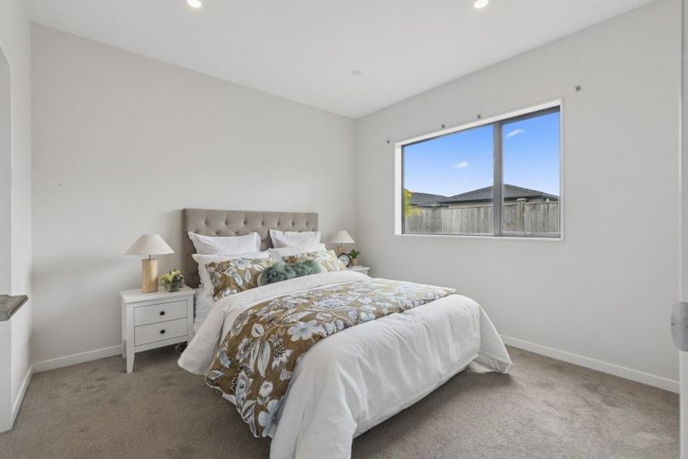 Photo of property in 9 Survila Street, Takanini, 2110