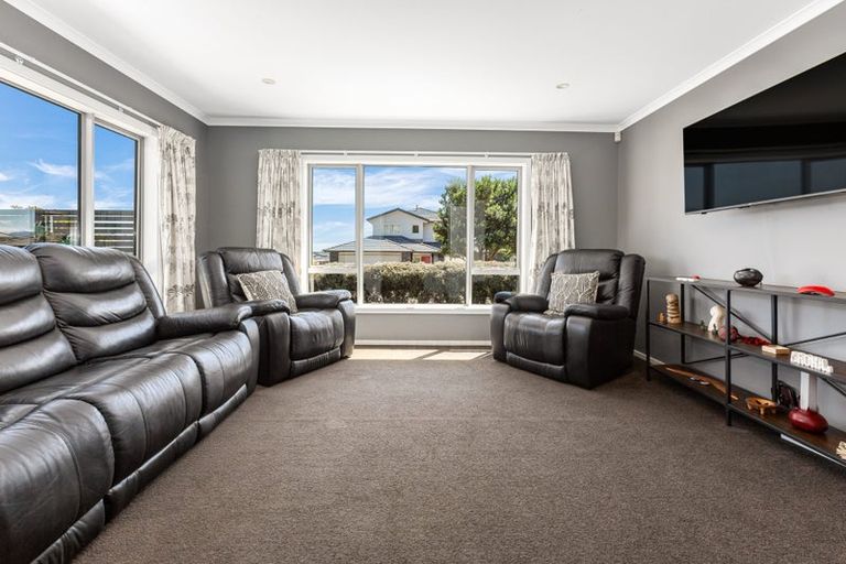 Photo of property in 34 Margaret Shields Avenue, Aotea, Porirua, 5024