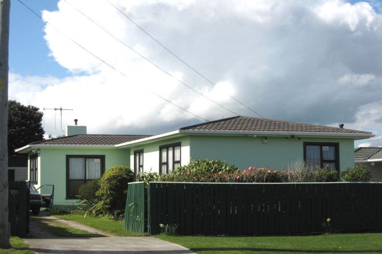 Photo of property in 108 Karaka Street, Castlecliff, Whanganui, 4501