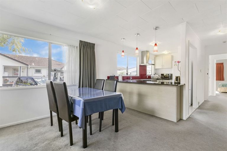 Photo of property in 25 Glennandrew Drive, Half Moon Bay, Auckland, 2012