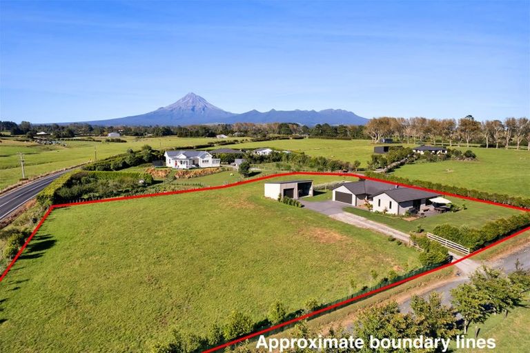 Photo of property in 1108e Egmont Road, Egmont Village, New Plymouth, 4372