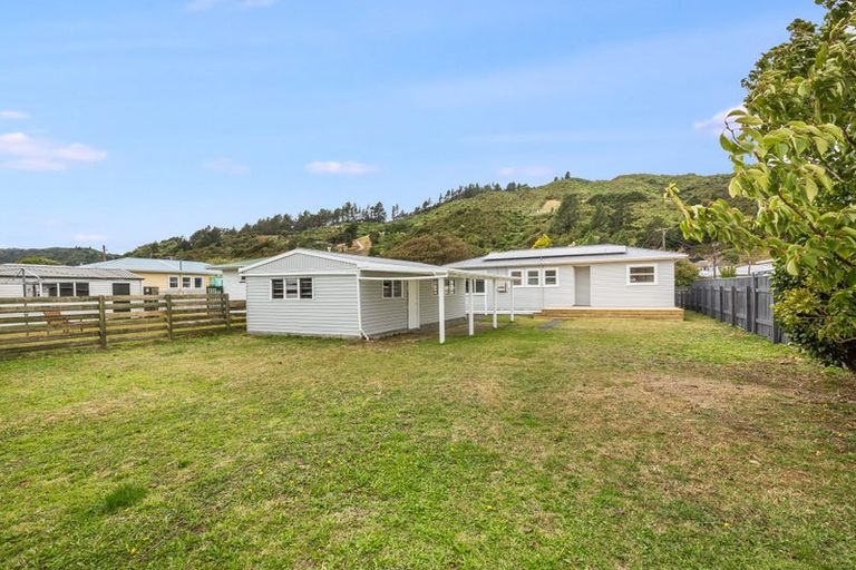 Photo of property in 76 Peel Place, Wainuiomata, Lower Hutt, 5014