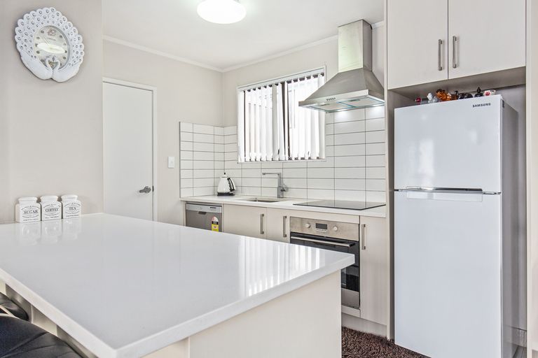 Photo of property in 5/1 Rebecca Rise, Weymouth, Auckland, 2103