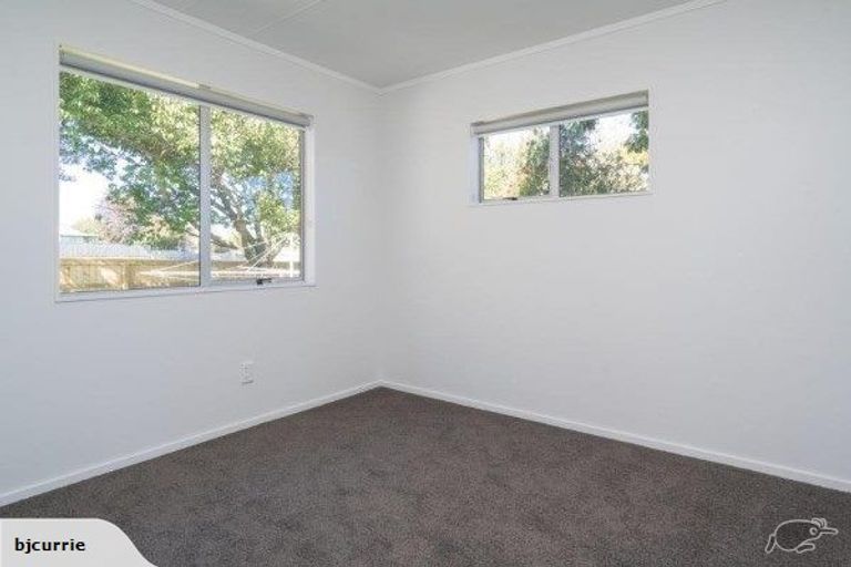 Photo of property in 2 Avon Close, Richmond Heights, Taupo, 3330