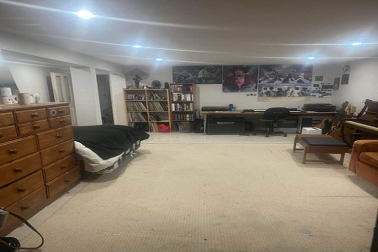 Photo of property in 52 Chamberlain Road, Karori, Wellington, 6012