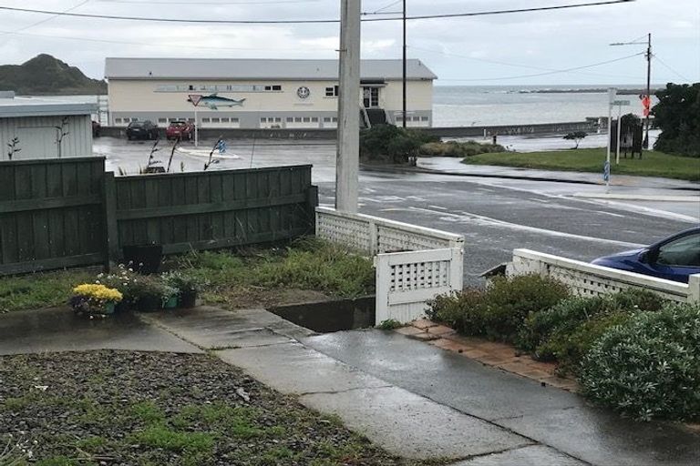 Photo of property in 39 Brighton Street, Island Bay, Wellington, 6023