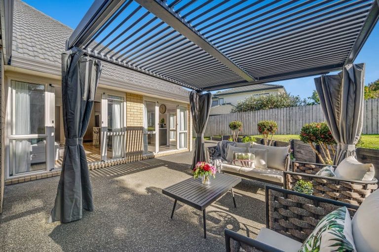 Photo of property in 38 Dannemora Drive, Dannemora, Auckland, 2016