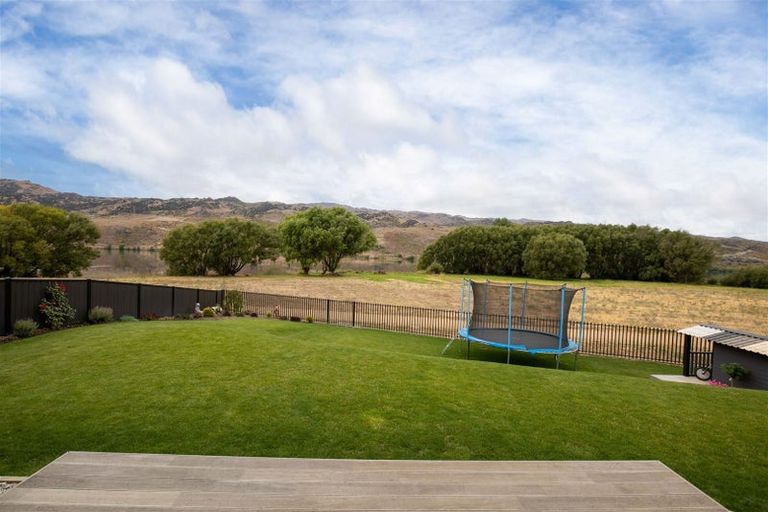 Photo of property in 16 Arion Court, Mount Pisa, Cromwell, 9383