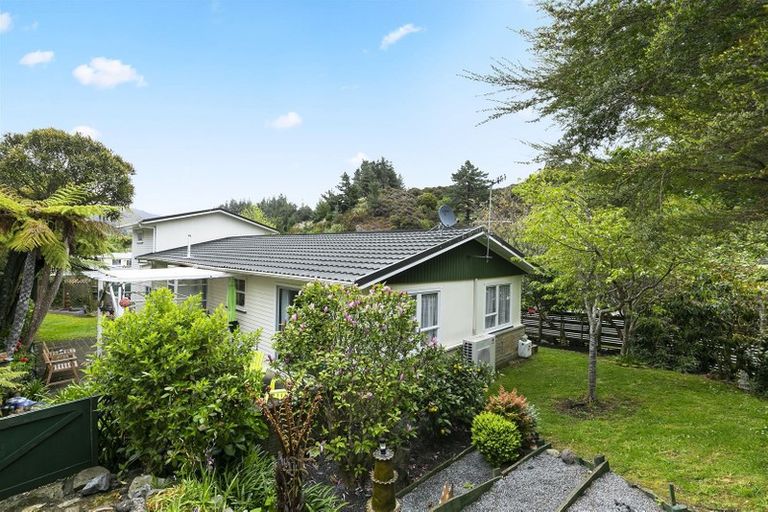 Photo of property in 26 Mcgowan Road, Wainuiomata, Lower Hutt, 5014