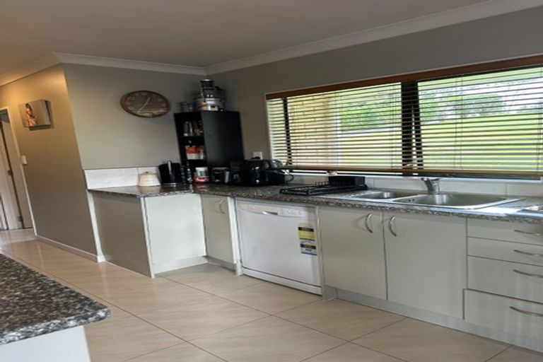 Photo of property in 234 Schnapper Rock Road, Schnapper Rock, Auckland, 0632