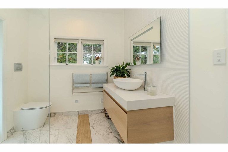 Photo of property in 37 Riverview Road, Kerikeri, 0230