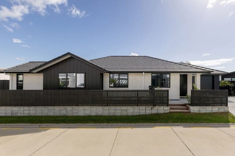 Photo of property in 22 Rehua Way, Papamoa, 3118