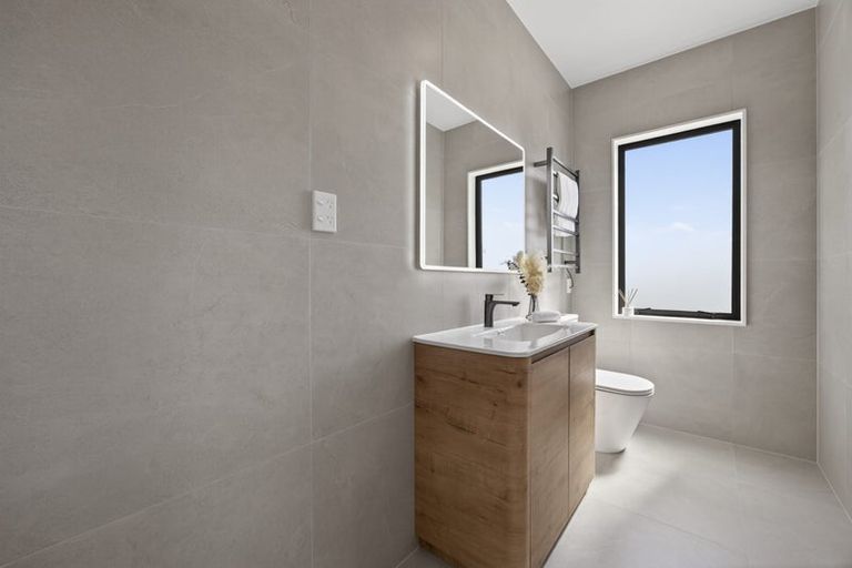 Photo of property in 244e West Hoe Heights, Orewa, 0931