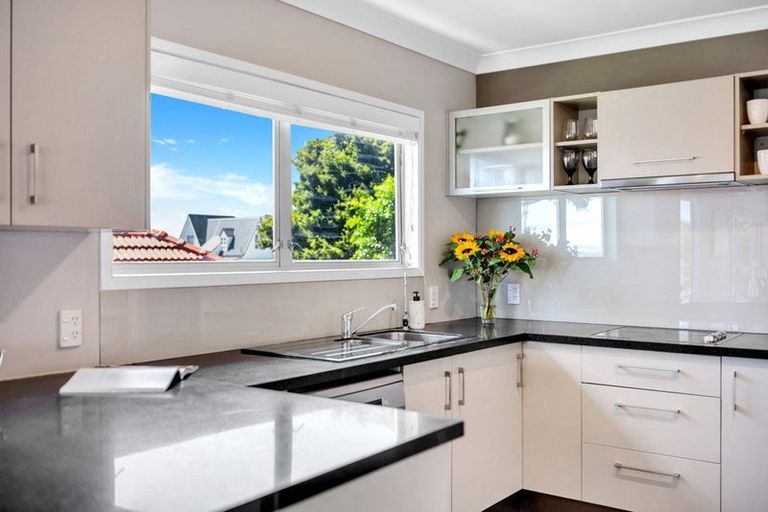 Photo of property in 3/58 Takutai Avenue, Half Moon Bay, Auckland, 2012