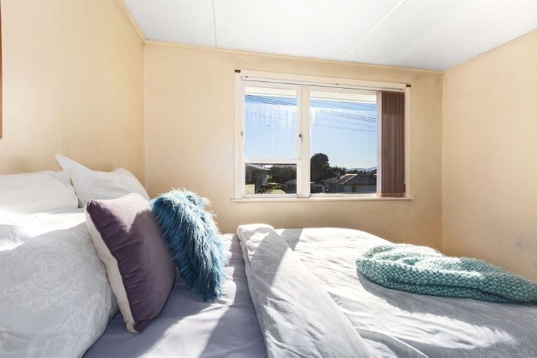 Photo of property in 146 Sievers Grove, Cannons Creek, Porirua, 5024