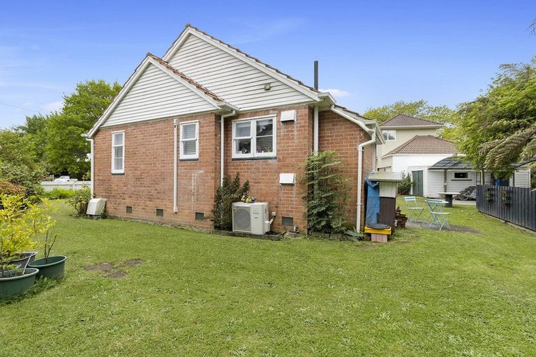 Photo of property in 24 Valley Terrace, Hamilton Central, Hamilton, 3204