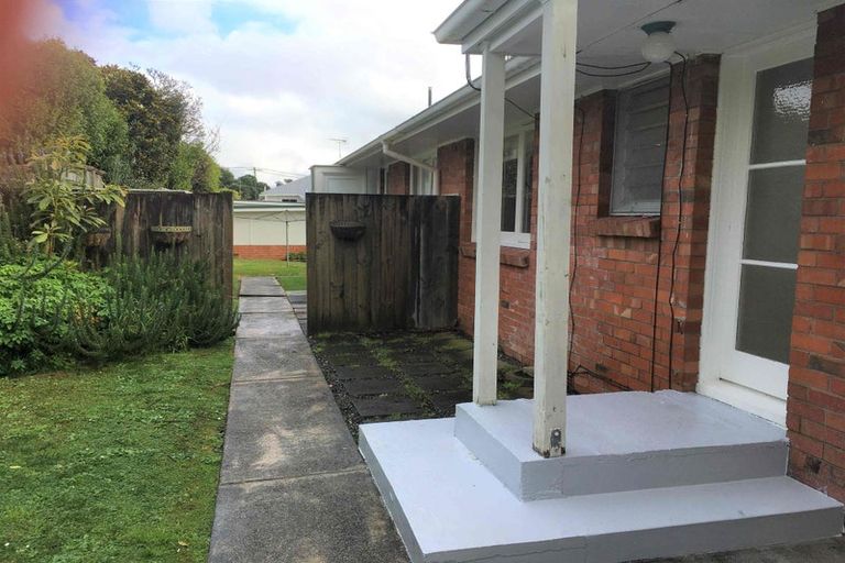 Photo of property in 3/10a Fenwick Avenue, Milford, Auckland, 0620