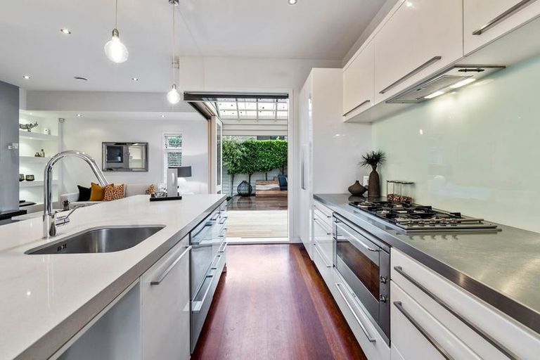 Photo of property in 1/7 Fentham Road, Hauraki, Auckland, 0622